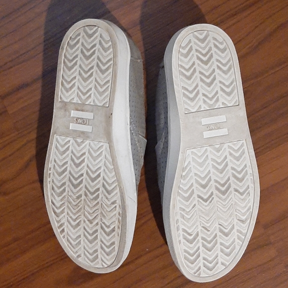 Shoes - Picture 3 of 3